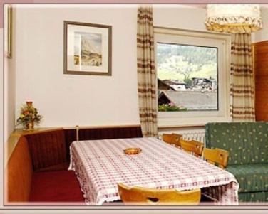 Hotel Garni Sayonara Selva di Val Gardena Habitación foto